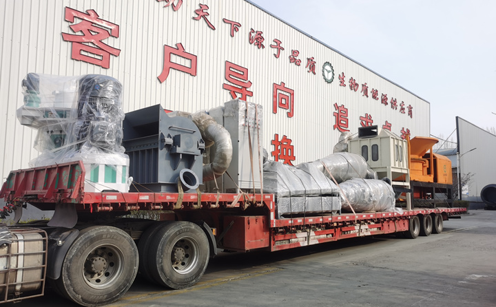 由于山東顆粒機(jī)質(zhì)量與價(jià)格并存，在市場的所占比例越來越大，越來越多的客戶選擇與山東顆粒機(jī)廠家合作，購買鋸末顆粒機(jī)、破碎機(jī)、粉碎機(jī)等設(shè)備。